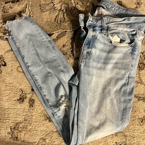American Eagle Next Level Stretch Size 8 Regular Distressed Jeans